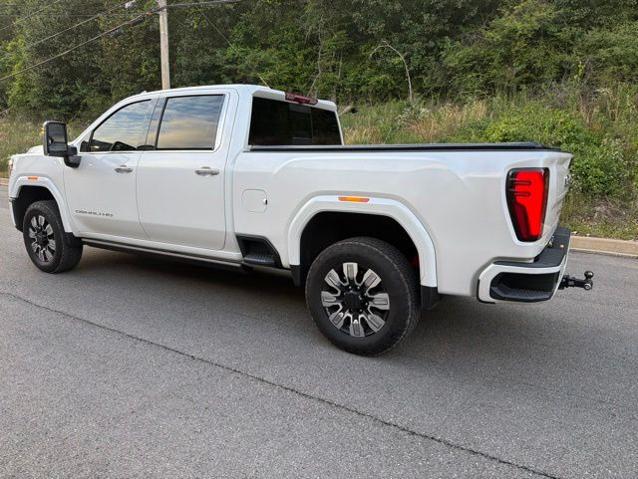 2025 GMC Sierra 2500HD 4WD Crew Cab Standard Bed Denali