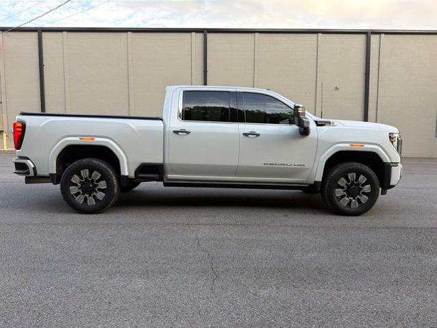 2025 GMC Sierra 2500HD 4WD Crew Cab Standard Bed Denali