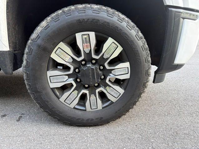 2025 GMC Sierra 2500HD 4WD Crew Cab Standard Bed Denali