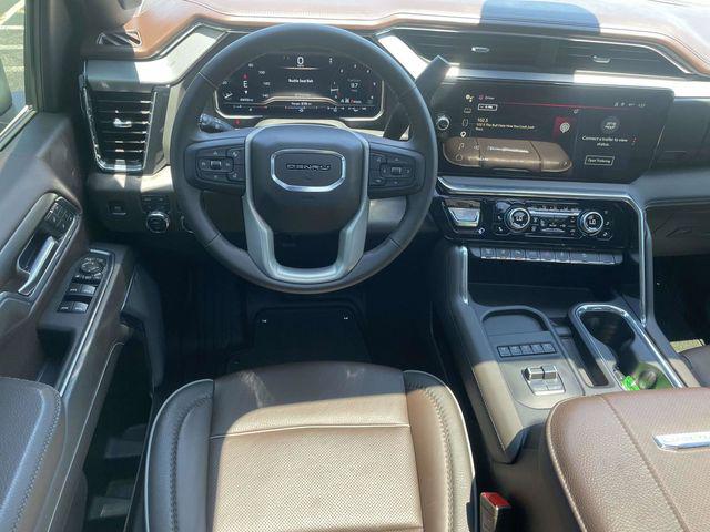 2025 GMC Sierra 2500HD 4WD Crew Cab Standard Bed Denali