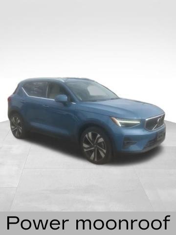 2023 Volvo XC40 B5 Ultimate Bright Theme