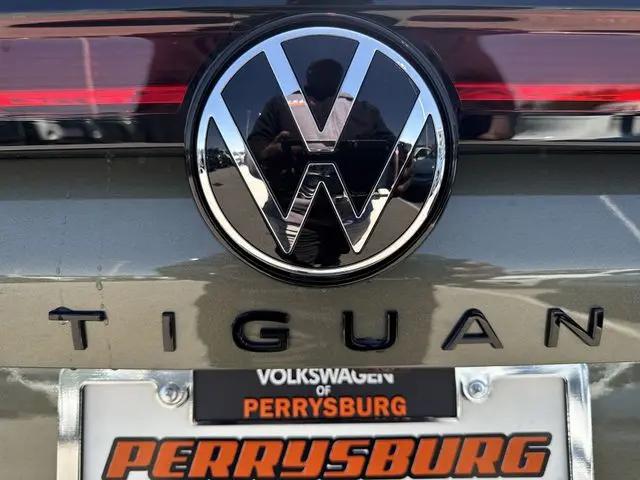 2026 Volkswagen Tiguan SE R-Line Black