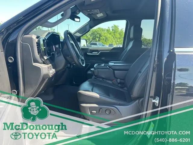 2025 GMC Sierra 1500 4WD Crew Cab Short Box SLT
