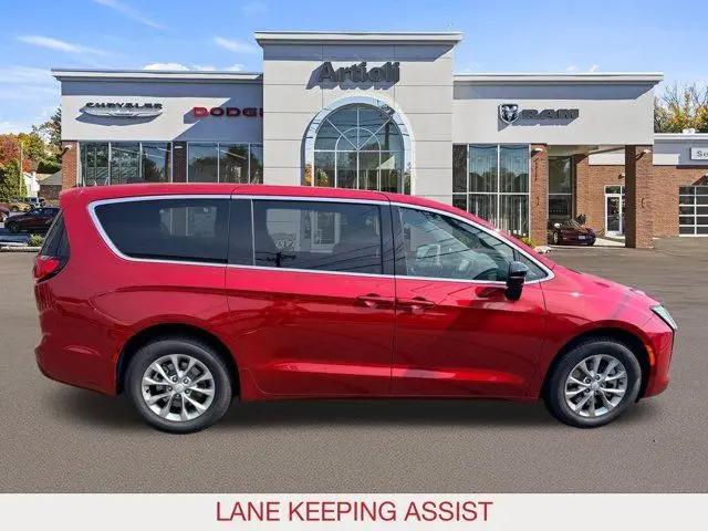 2027 Chrysler Pacifica Select AWD