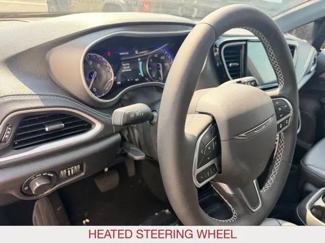 2027 Chrysler Pacifica Select AWD