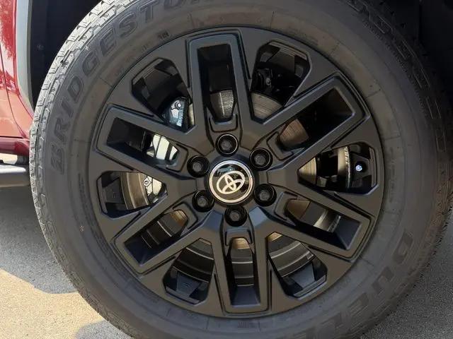 2026 Toyota Tundra SR5 CrewMax 5.5' Bed