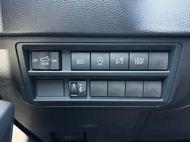 2026 Toyota Tundra SR5 CrewMax 5.5' Bed