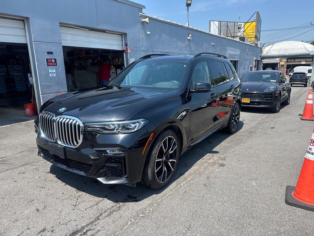 Gray (Arctic Grey Metallic) 2021 BMW X7 xDrive40i AWD SUV / Crossover All-Wheel Drive Automatic