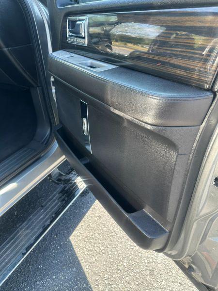 2008 Lincoln Navigator Base