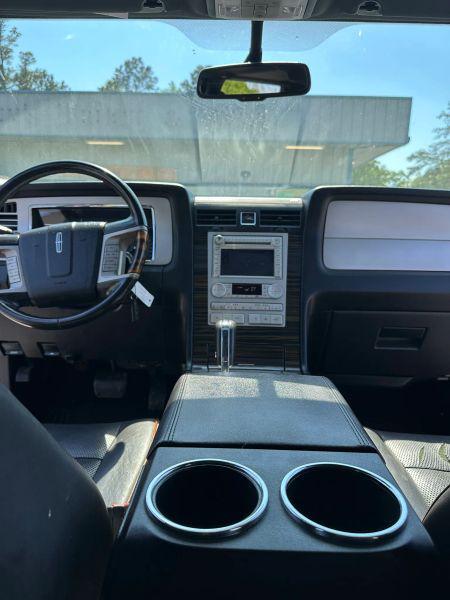 2008 Lincoln Navigator Base