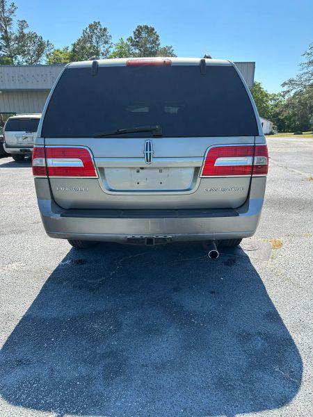 2008 Lincoln Navigator Base