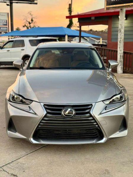 2017 Lexus IS 200t 200t