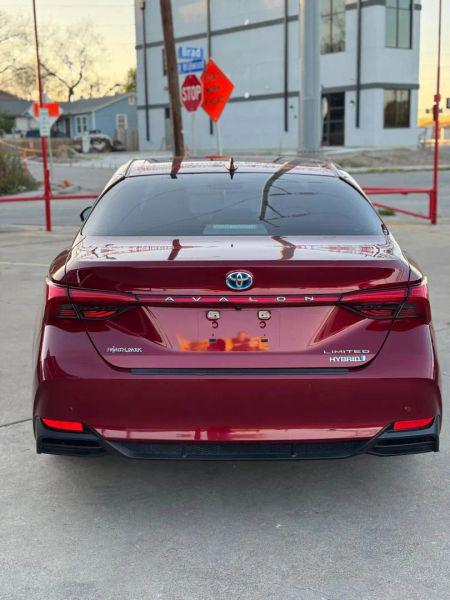2021 Toyota Avalon Limited Hybrid