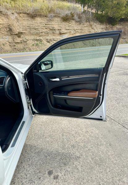 2018 Chrysler 300 Limited