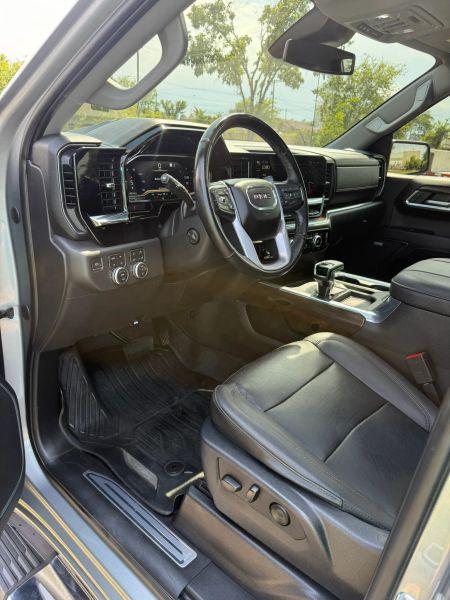 2023 GMC Sierra 1500 4WD Crew Cab Short Box SLT