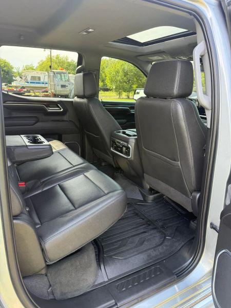 2023 GMC Sierra 1500 4WD Crew Cab Short Box SLT
