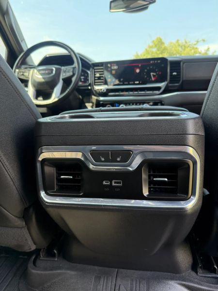 2023 GMC Sierra 1500 4WD Crew Cab Short Box SLT