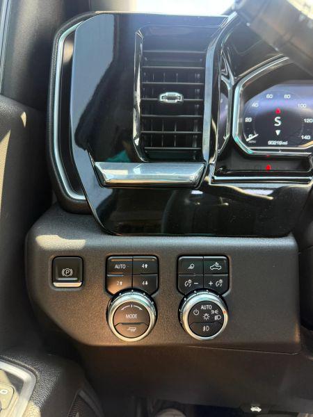 2023 GMC Sierra 1500 4WD Crew Cab Short Box SLT
