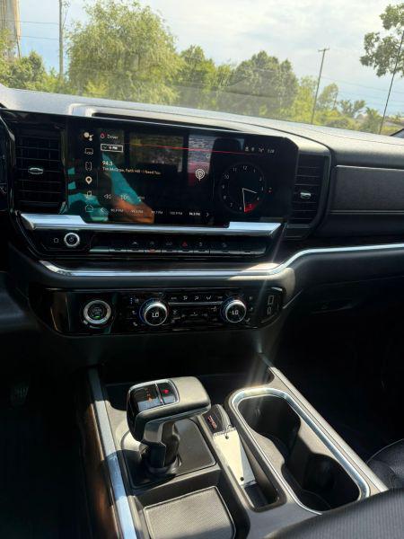 2023 GMC Sierra 1500 4WD Crew Cab Short Box SLT