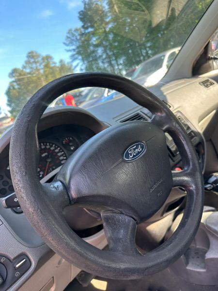 2005 Ford Focus ZX4