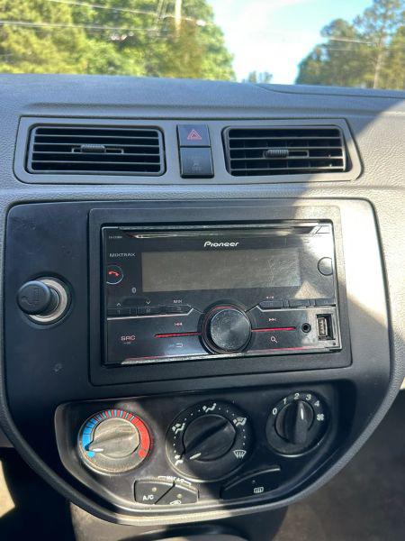 2005 Ford Focus ZX4