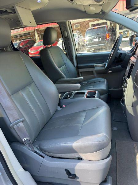 2008 Chrysler Town & Country Touring