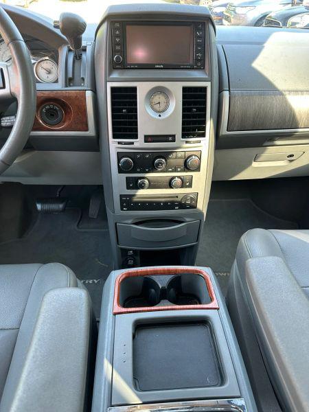 2008 Chrysler Town & Country Touring
