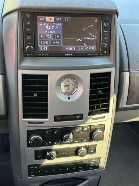 2008 Chrysler Town & Country Touring