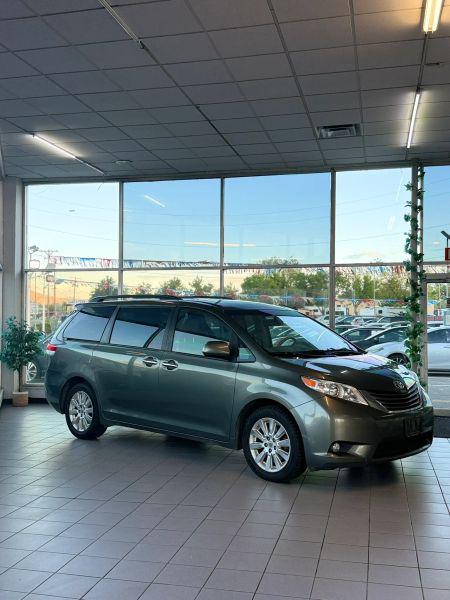 2011 Toyota Sienna XLE