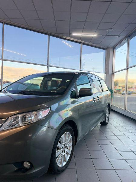 2011 Toyota Sienna XLE