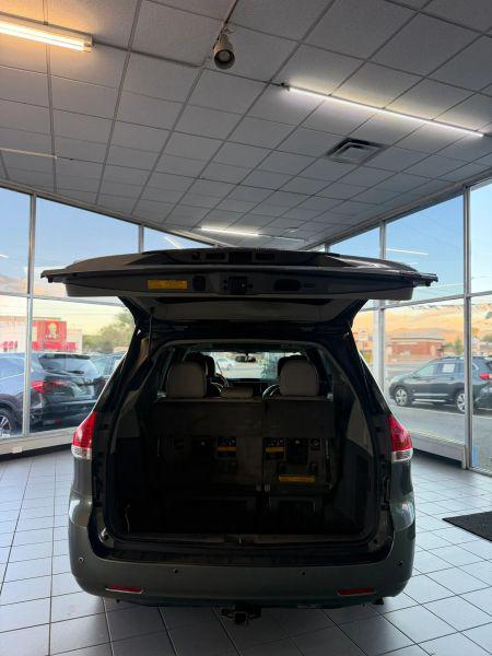 2011 Toyota Sienna XLE