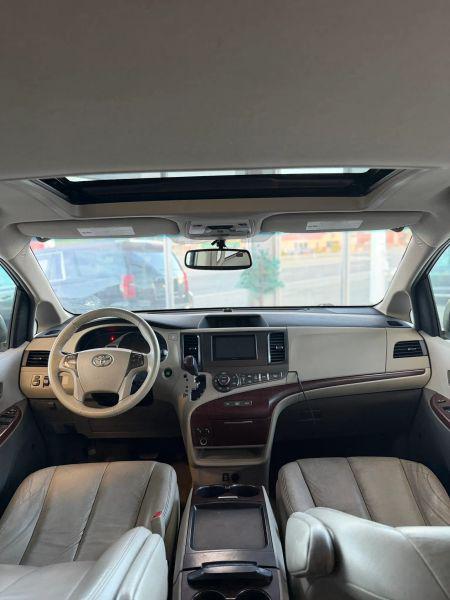 2011 Toyota Sienna XLE