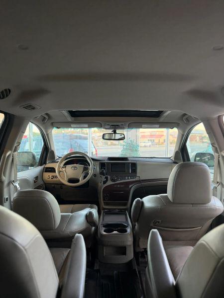 2011 Toyota Sienna XLE