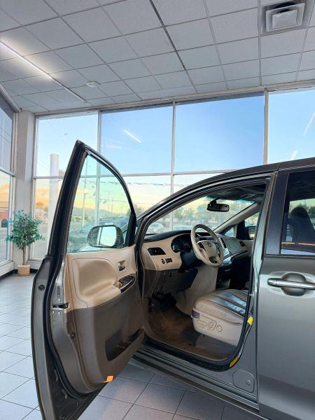 2011 Toyota Sienna XLE