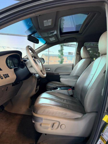 2011 Toyota Sienna XLE