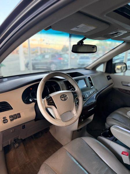2011 Toyota Sienna XLE