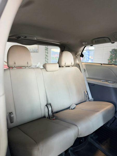 2011 Toyota Sienna XLE