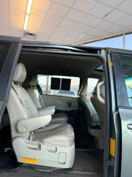 2011 Toyota Sienna XLE