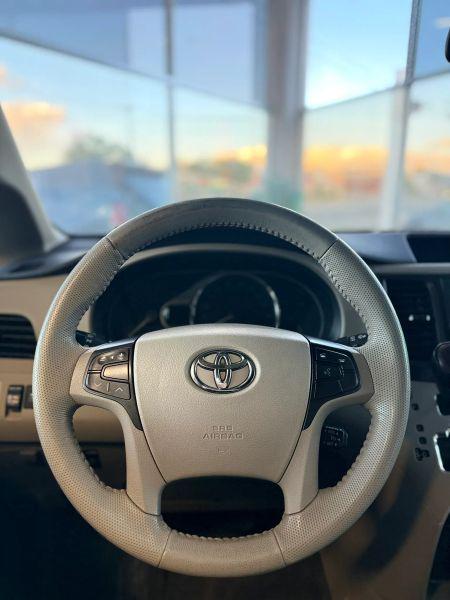2011 Toyota Sienna XLE