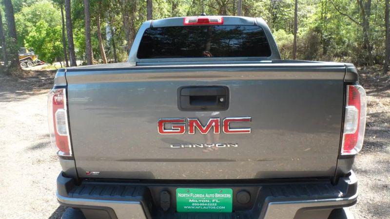 2022 GMC Canyon 2WD Crew Cab Short Box Elevation Standard
