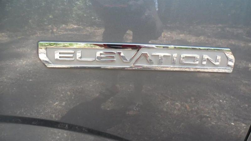 2022 GMC Canyon 2WD Crew Cab Short Box Elevation Standard