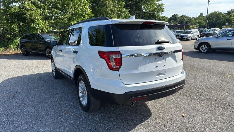 2017 Ford Explorer Base