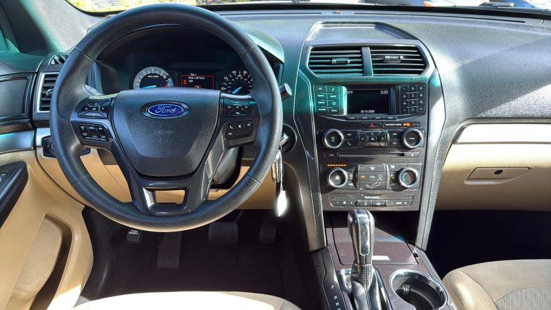 2017 Ford Explorer Base