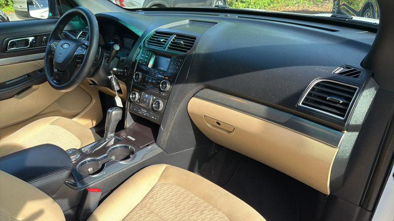 2017 Ford Explorer Base