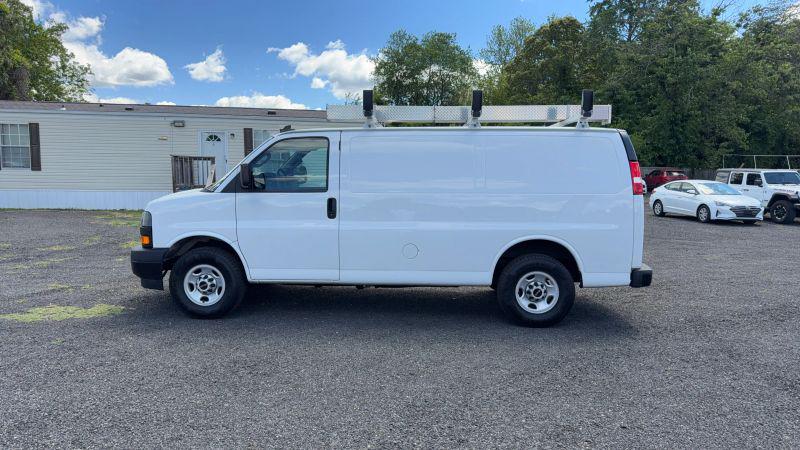 2022 GMC Savana Cargo RWD 2500 Regular Wheelbase Work Van