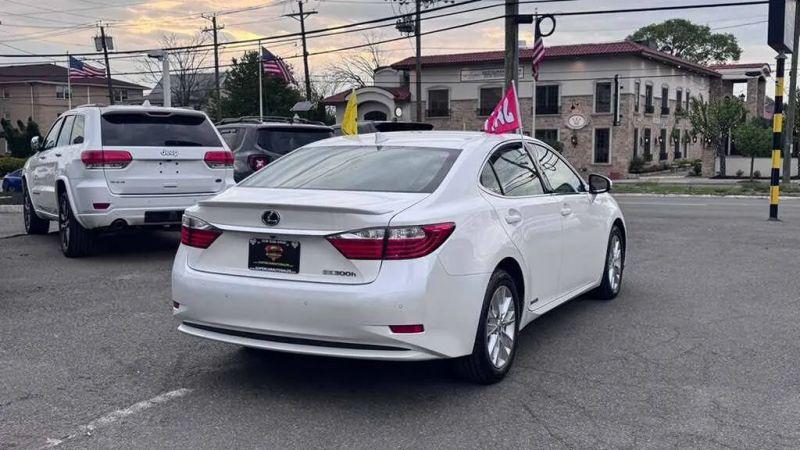 2015 Lexus ES 300h 300h