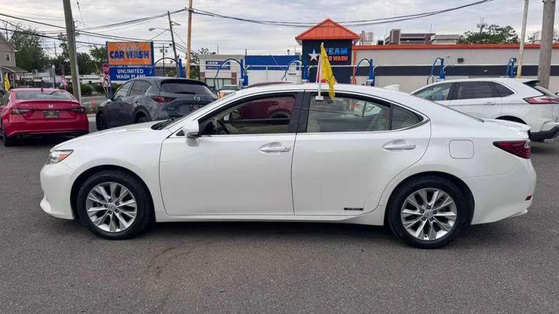 2015 Lexus ES 300h 300h