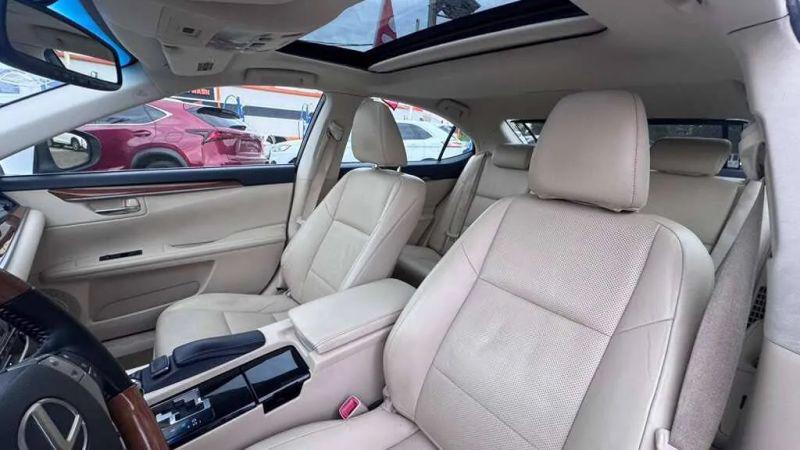 2015 Lexus ES 300h 300h