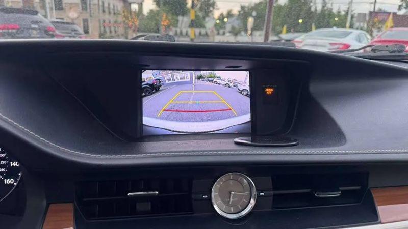 2015 Lexus ES 300h 300h
