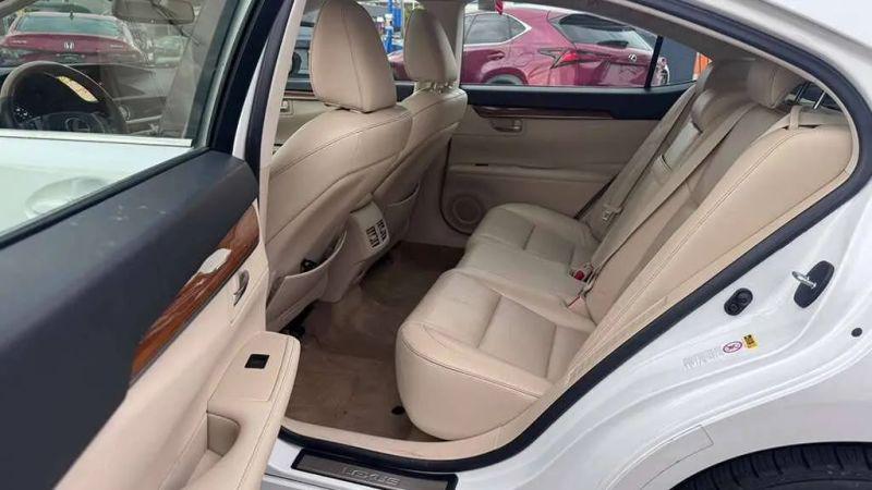 2015 Lexus ES 300h 300h